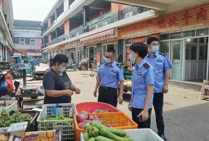 江蘇鎮(zhèn)江 織密農(nóng)產(chǎn)品批發(fā)市場(chǎng)食安防護(hù)網(wǎng) 守護(hù)“菜籃子”源頭安全